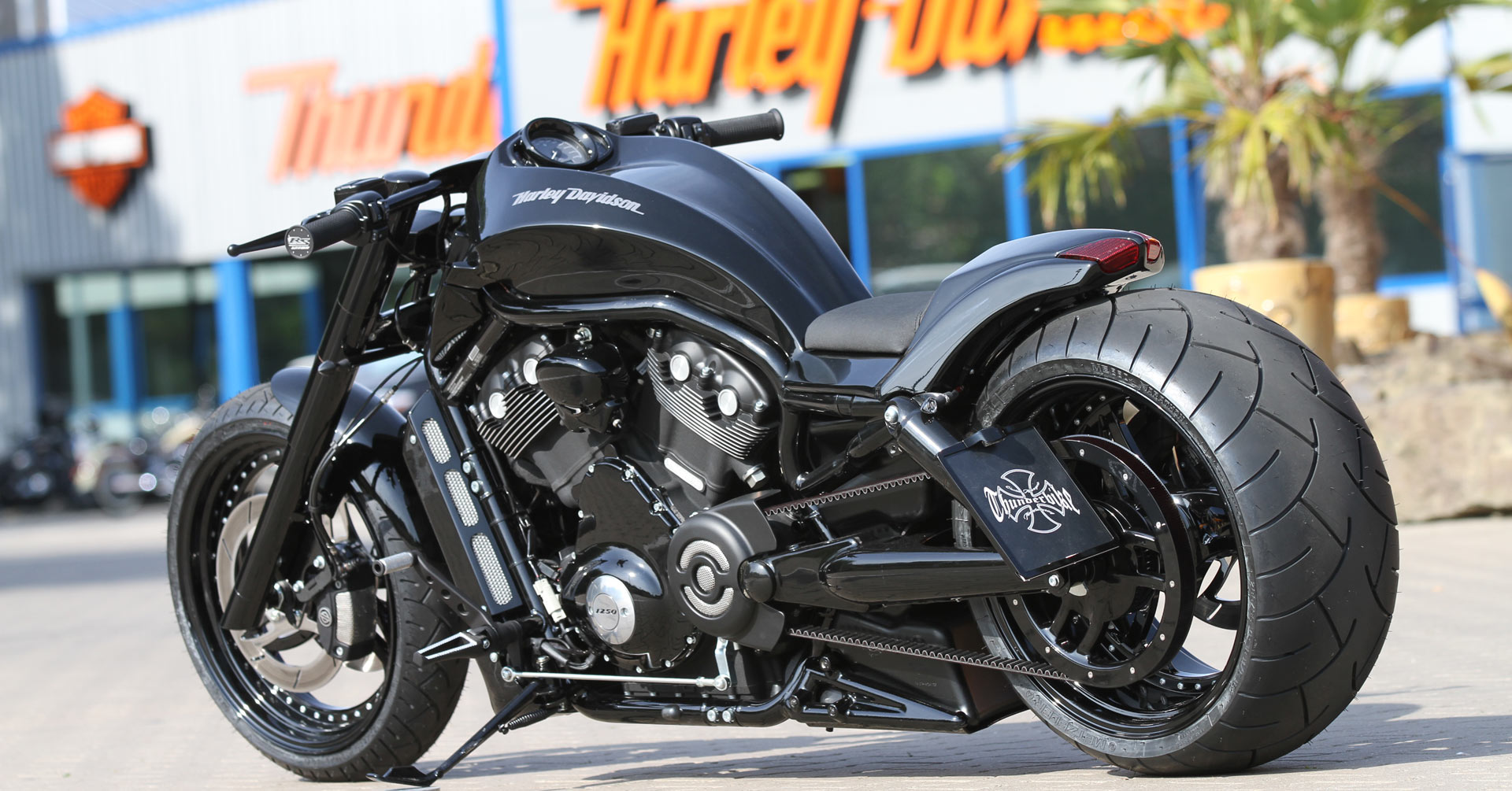 Customized Harley Davidson V Rod Vrsc Motorcycles By Thunderbike