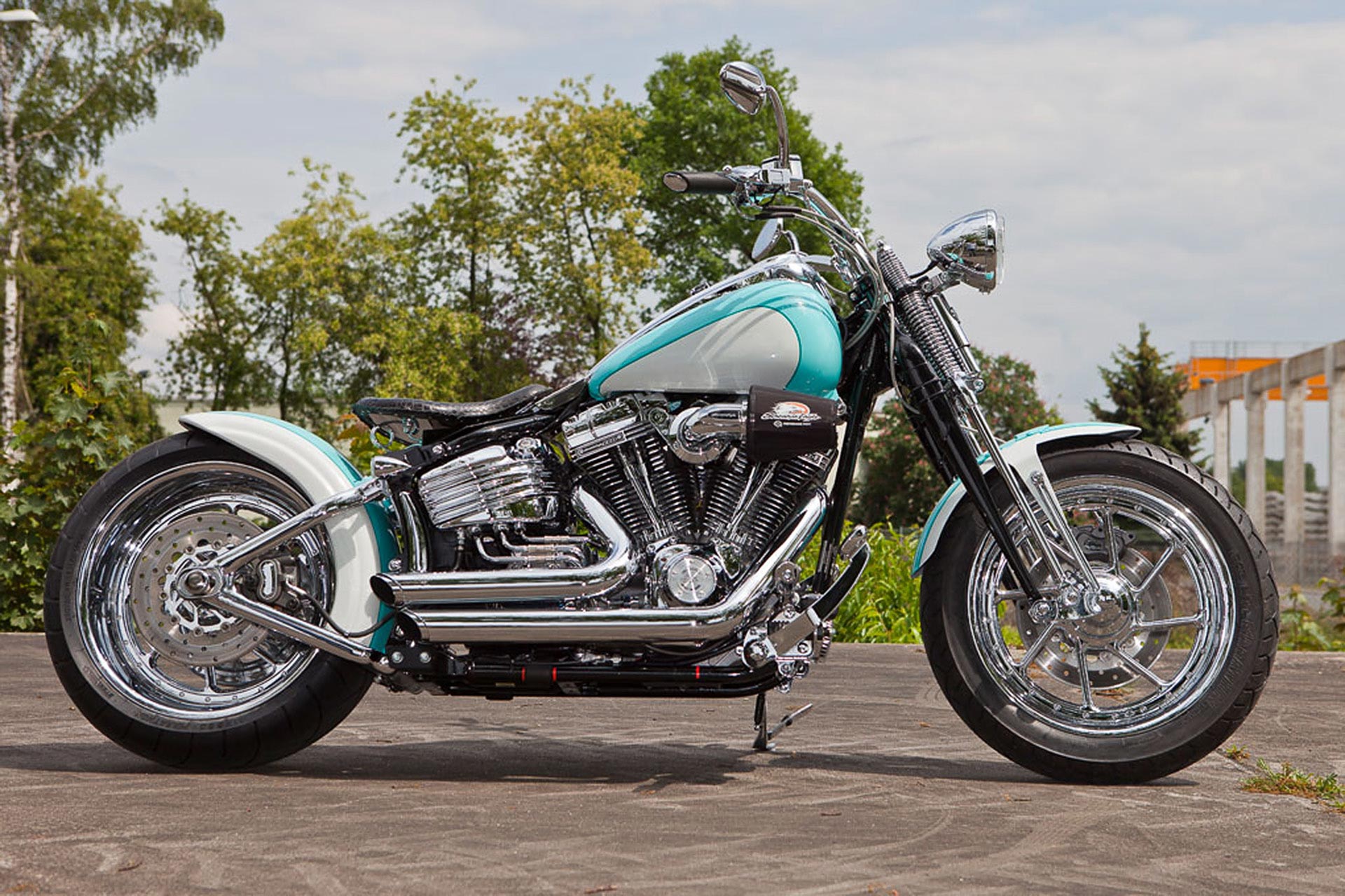 Thunderbike Precious Puncher • Custombike & Harley-Davidson Gallery
