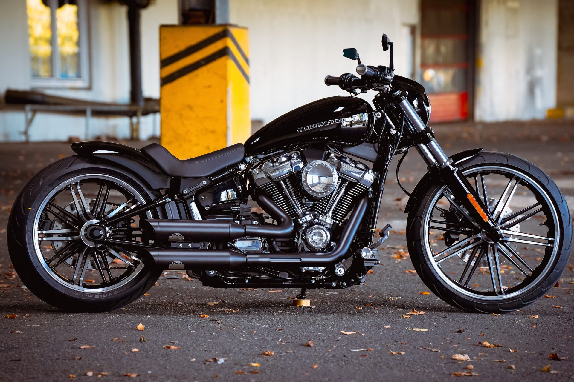 Thunderbike Shadowhead Custom Harley Davidson Breakout Fxbrs